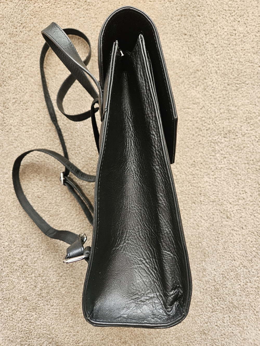 Black Leather Purse / Backpack - Picture 3 of 9
